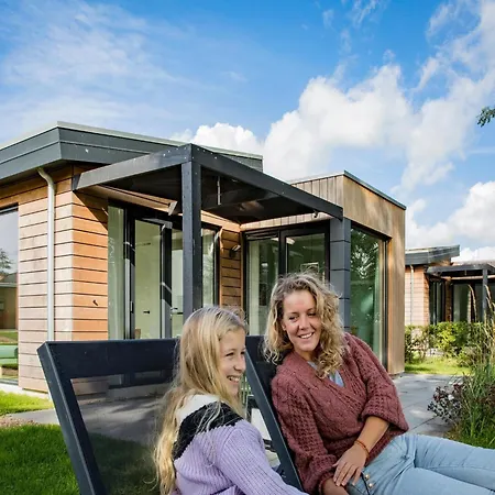 Сasa de vacaciones Comfy With Microwave, Near Markermeer